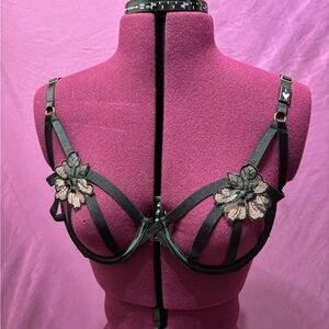 Victoria's Secret Very Sexy Black Unlined Balconet  Bra Floral Accents underwire